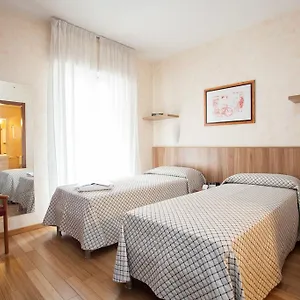 Aparthotel Desenzano, Milán
